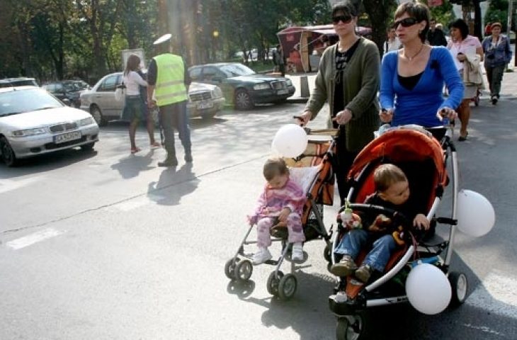 И майките с подарък за 1-ви юни, от днес ползват от нов вид обезщетение
