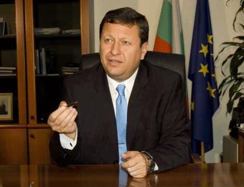 Веселин Божков, КРС: Българите вече ще използват „роуминг като у дома“