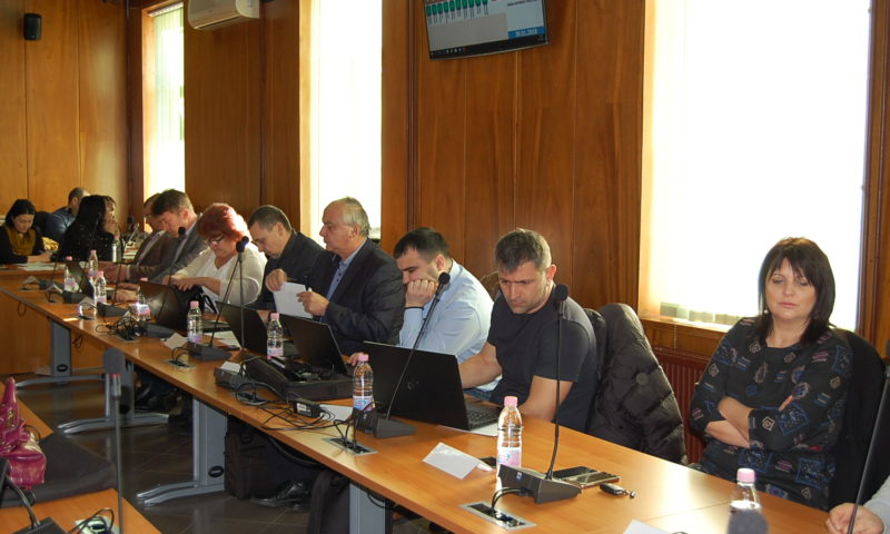 Общинските съветници отново застанаха редом с избирателите си