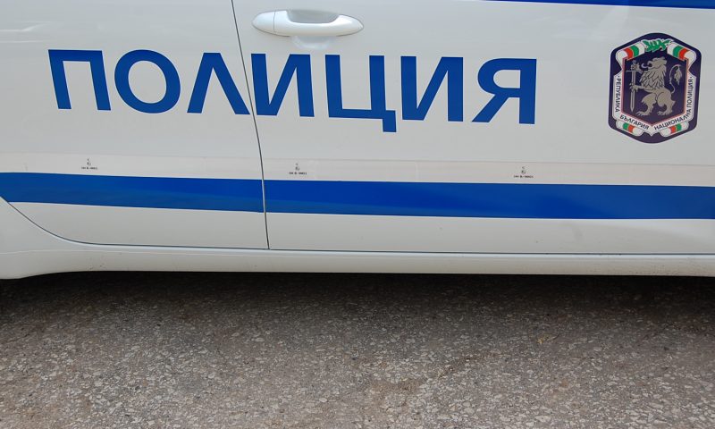 Задържаха нарушителка на Закона за движение по пътищата