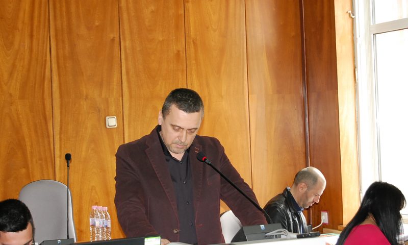 Общинските съветници спряха в зародиш заформящ се конфликт на интереси